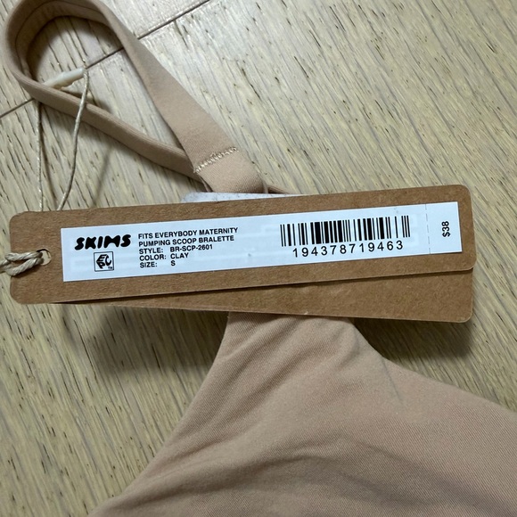 SKIMS Fits Everybody Maternity Pumping Scoop Bralette- Clay (size S) - Picture 5 of 5